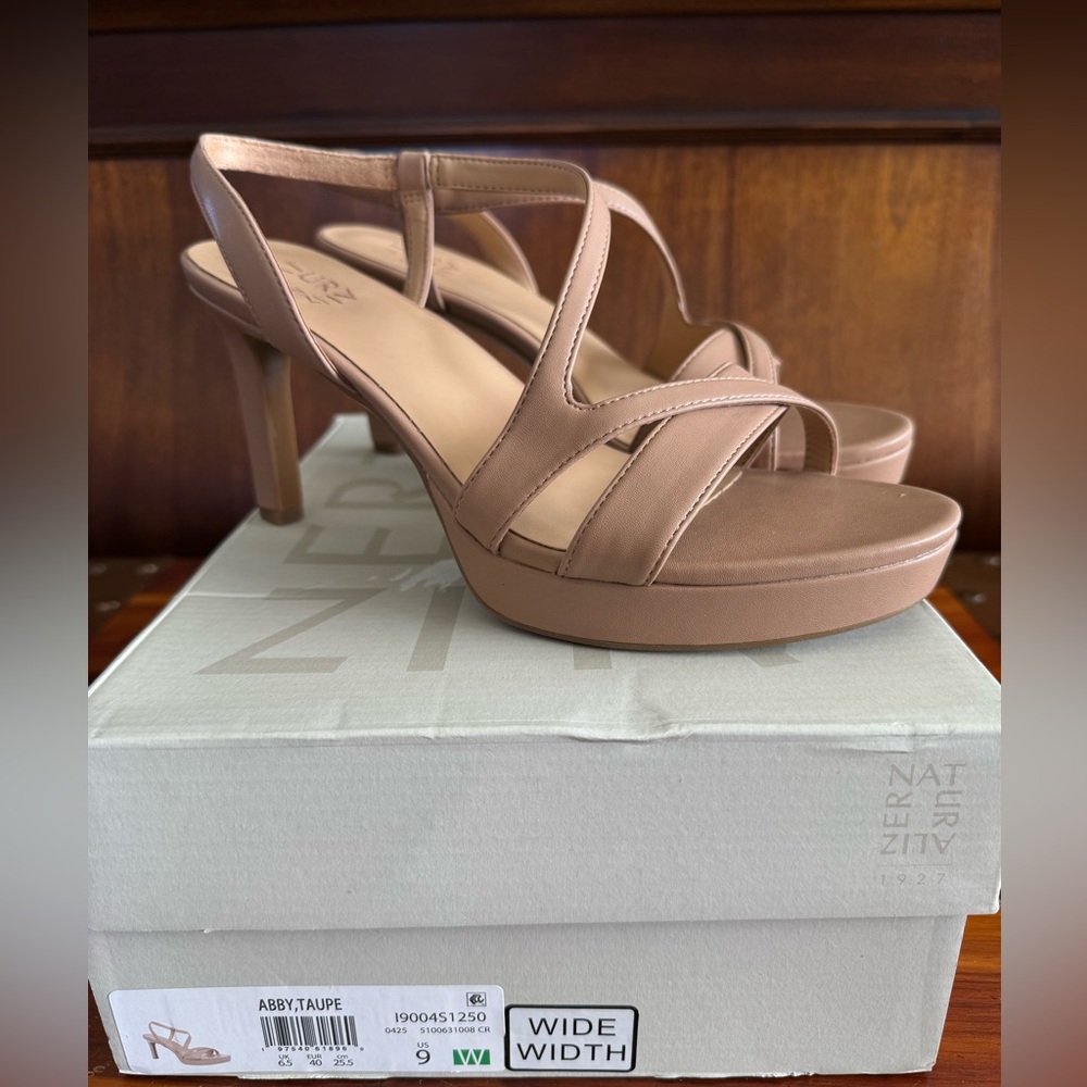 Naturalizer Abby Taupe Platform Heels Wide Width 9